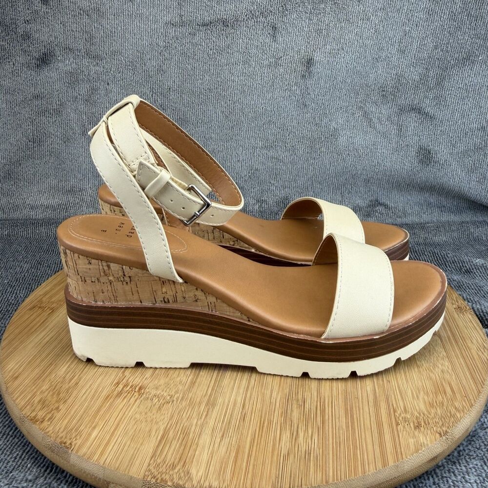 A New Day Sandals Shoes Womens Size 8.5 White Wedge Platform Strappy Slingback